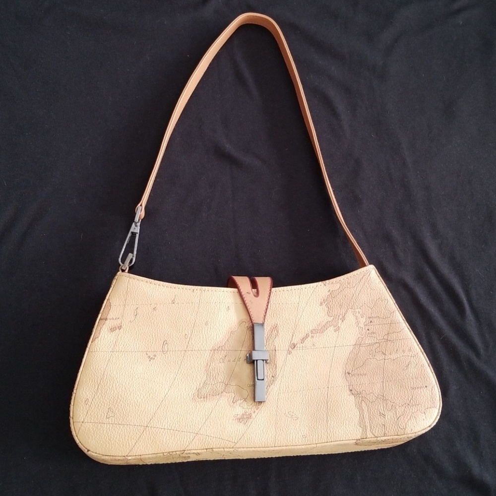 Super cute purse with map design